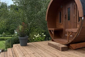 Barrelsauna in de tuin van Villa Annabelle